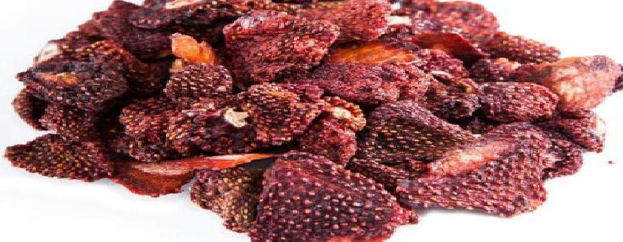 Dried organic raspberry
